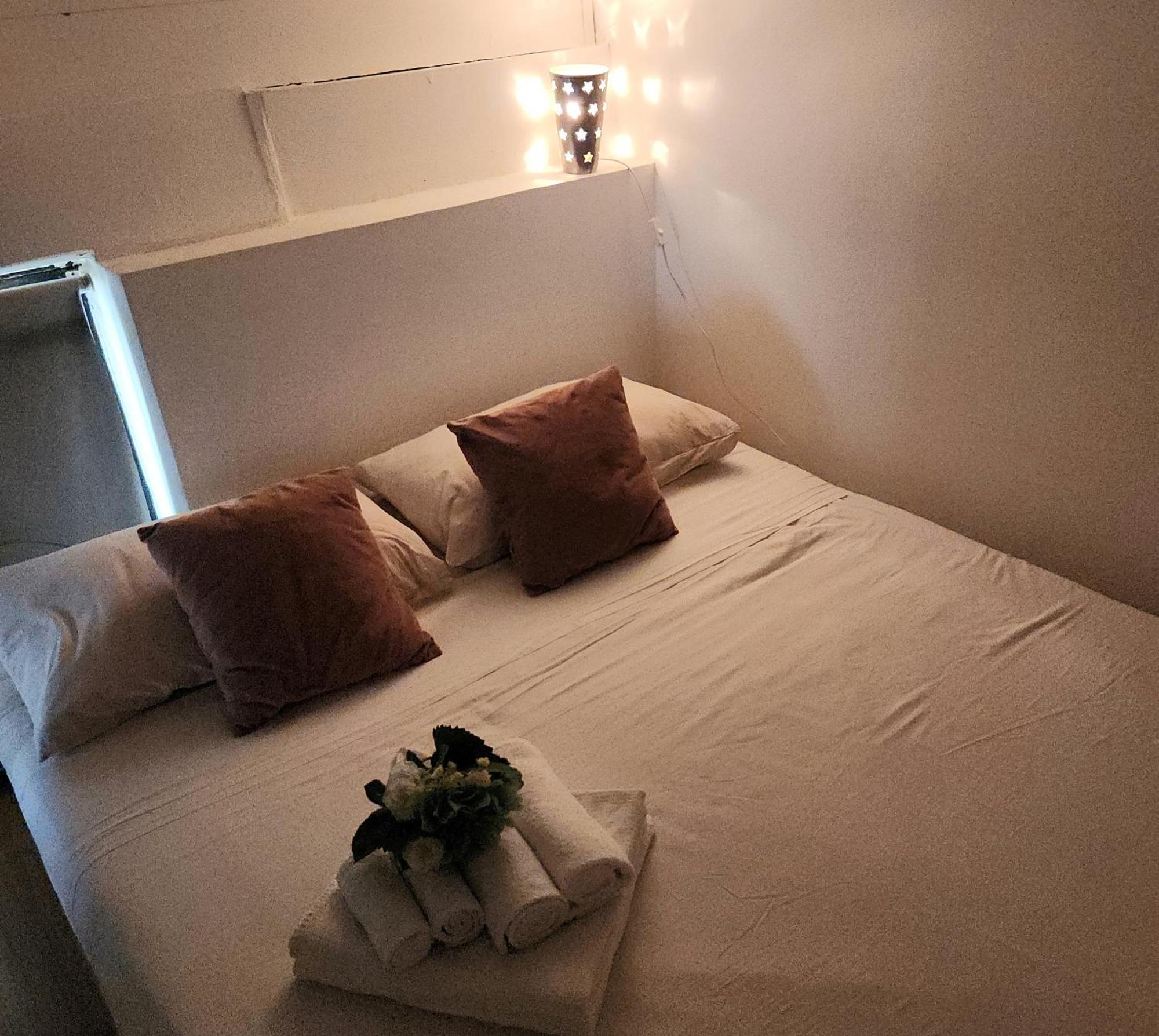 Gaia Suites - A Due Passi Dal Centro - Parcheggio Privato Turín Habitación foto